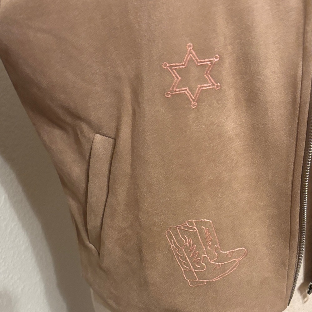 Le Lis Boutique Suede Jacket with Western Stitch Details-Tan & Pink Size Medium - Picture 7 of 11